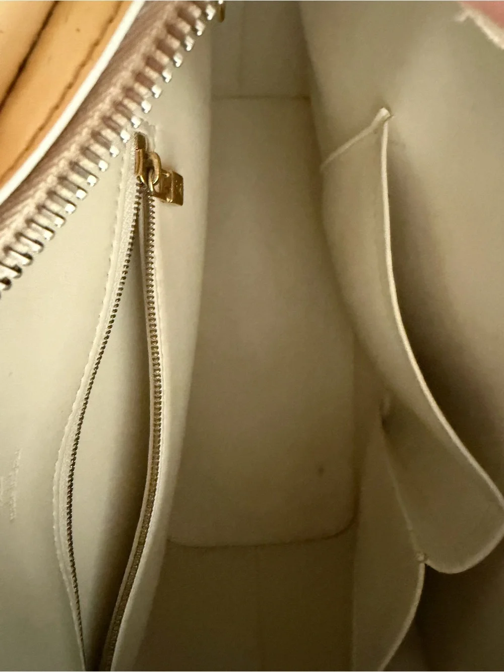 Louis Vuitton Vernis Cream Patent Leather Tote with Wallet